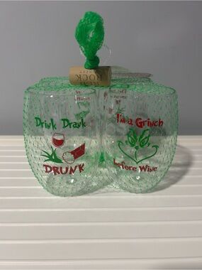 NWT Grinch Inspired Plastic Shatterproof Stemless Wine Glasses (set of 4)